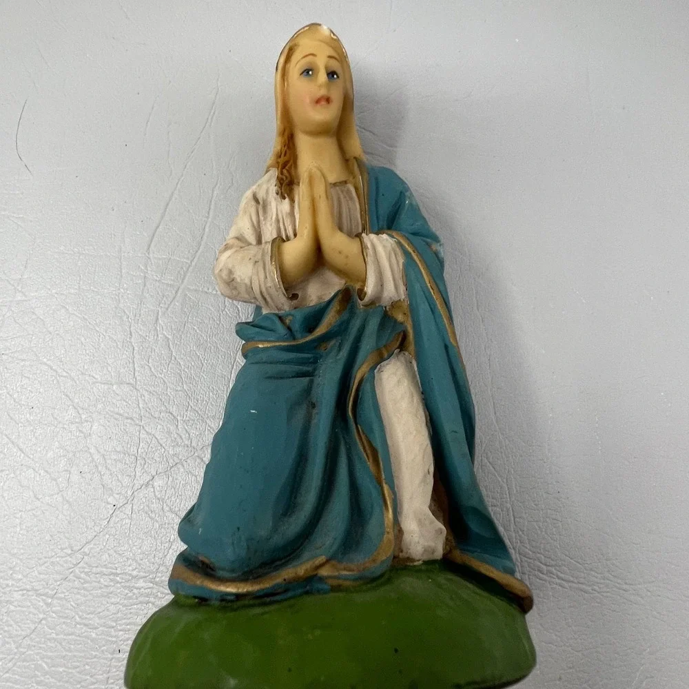 Vintage Virgin Mary Figurine Nativity Creche Hand Painted in Italy 7‎ inch